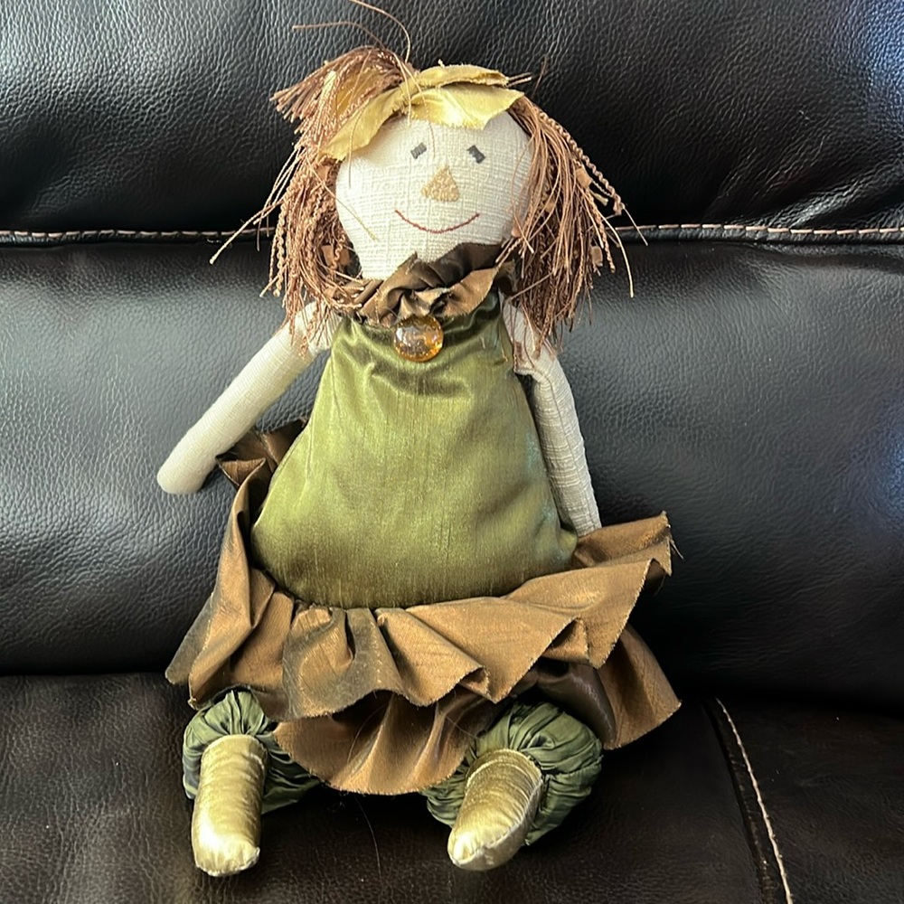 Woof and Poof Doll - 2011
Excellent condition
